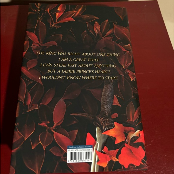 Fairyloot edition of these hollow vowels and these twisted bonds - Picture 9 of 11